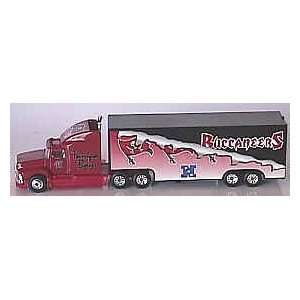   Bay Buccaneers NFL White Rose Tractor Trailer 98