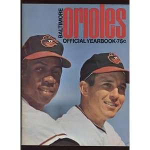   Orioles Yearbook EXMT   MLB Programs and Yearbooks