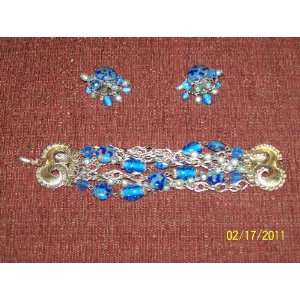  VINTAGE Bracelet & Clip on Earrings signed ART, Blue 