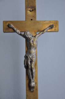 Up for auction and your consideration a wonderful antique cross.