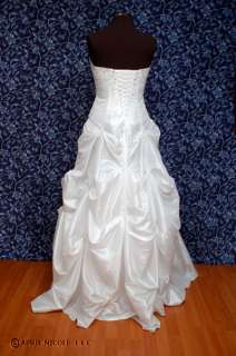White Taffeta Beaded Laced Wedding Dress NWOT w Bolero  