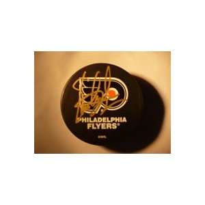  Signed Lindros, Eric Philadelphia Flyers Hockey Puck 