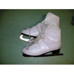  White Ice Ficure Skates   Size 9.0 (adult)   EXCELLENT 