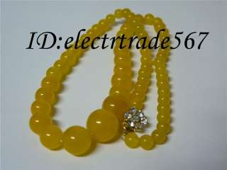 The color is as shown in picture. beads size is 6mm to 14mm.18long 