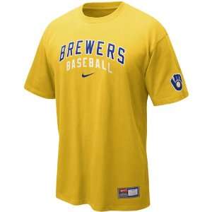   Brewers Gold 2011 MLB Practice T shirt (Small)