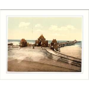  The pier Skegness England, c. 1890s, (L) Library Image 