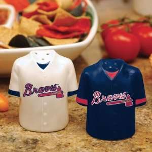  MLB Atlanta Braves Gameday Ceramic Salt & Pepper Shakers 