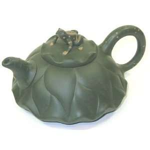  Frog on a Lily Pad Yixing Teapot ~ 13 Ounces Kitchen 
