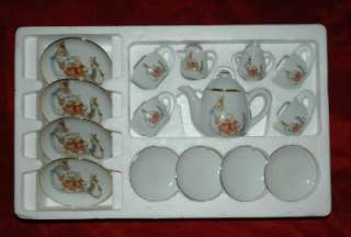 17pc BEATRIX POTTERS PETER RABBIT Porcelain Childrens Tea Set 