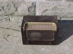 RCA VICTOR MODEL 2X61 RADIO  