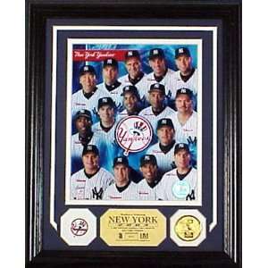 New York Yankees Team Pin Collection Photo Mint  Sports 