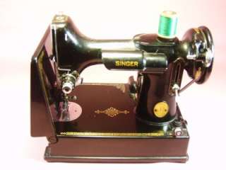 Singer Featherweight Sewing Machine Working Condition Cat. No. 3 120 