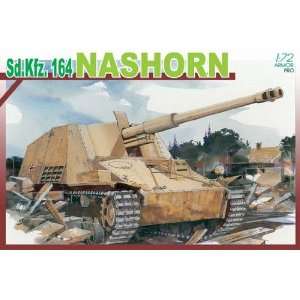  DRAGON MODELS   1/72 SdKfz 164 Nashorn Tank (Plastic Models 