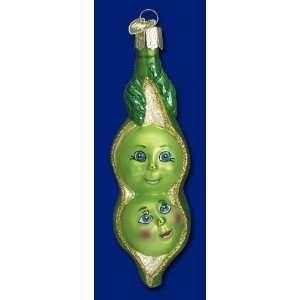 Two Peas in a Pod Glass Ornament