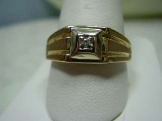 Beautiful 10K Yellow Gold Diamond Ring  