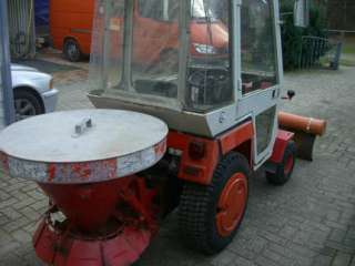 Hako Traktor/Schlepper Hakotrac 2000 V mit hydraulik Schneeschild in 
