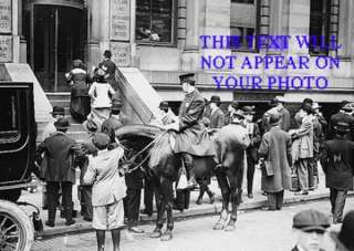 CROWD AWAITS NEWS OF THE TITANIC SINKING 1912 (A)  