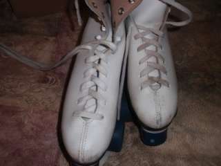 WOMENS ROLLER DERBY SKATES GOOD USED CONDITION SIZE 9  