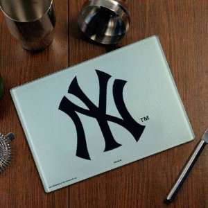  MLB New York Yankees Logo Glass Cutting Board