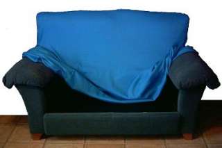 Empezar ajustando por la espalda de la estructura del sofá