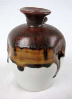 Absolutely stunning piece of Japanese Pottery. Double chimney design 