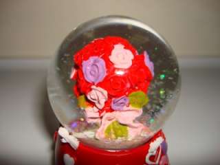 RED BOUQUET ROSE FLOWERS BOW LOVE HEART SNOW GLOBE NEW  