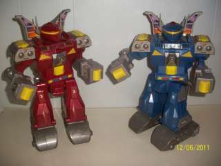 ROBOTS, MECHANICAL, ELECTRONIC, 2 FOR 1, GOLDLOK TOYS, 2001 