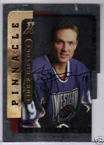 1996 97 PINNACLE BE A PLAYER STEVE YZERMAN SILVER AUTO  