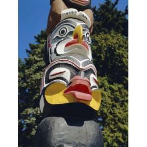  Totem Pole in Stanley Park, Vancouver, British Columbia 